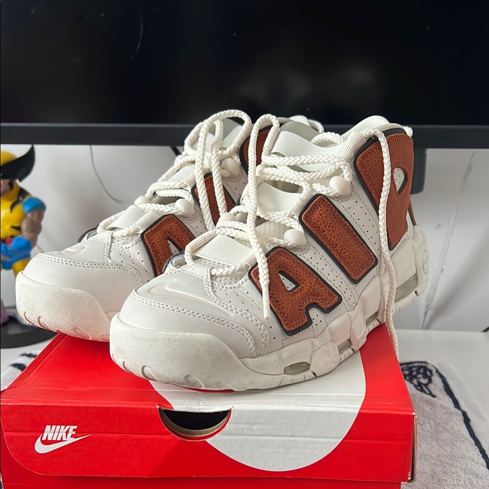 Nike Air more uptempo 9.5 men’s/ 11 women - Picture 4 of 5